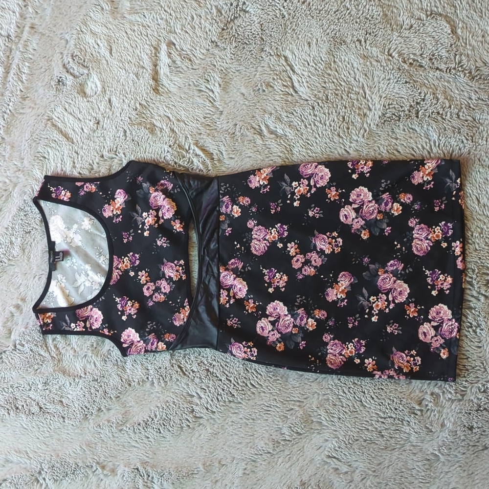 Forever21 M mini cut out floral dress